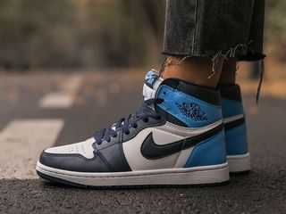 jordan retro 1 pret