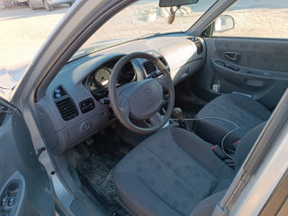 Hyundai Accent foto 4