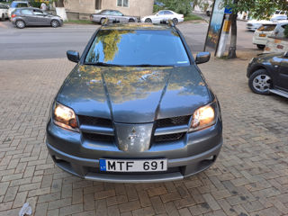 Mitsubishi Outlander foto 2