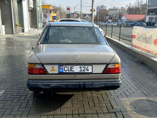 Mercedes Series (W124) foto 10