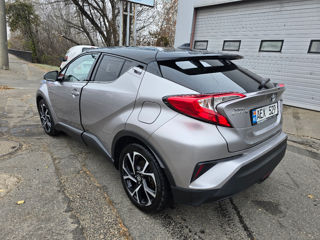 Toyota C-HR foto 3