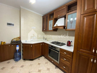 Apartament cu 4 camere, 87 m², Centru, Ialoveni foto 2