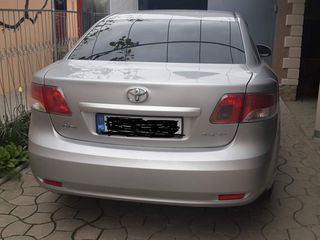 Toyota Avensis foto 4