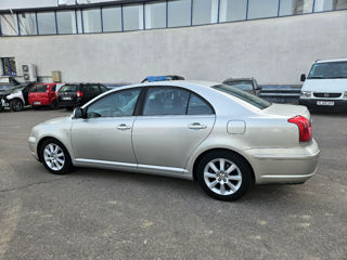 Toyota Avensis foto 5