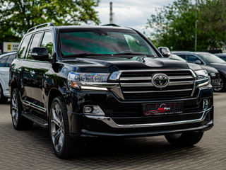 Toyota Land Cruiser фото 1