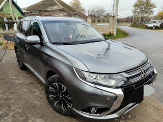 Mitsubishi Outlander foto 2