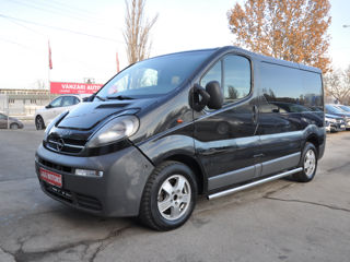 Opel Vivaro foto 1