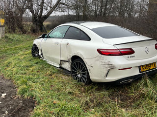 Mercedes E-Class Coupe foto 2