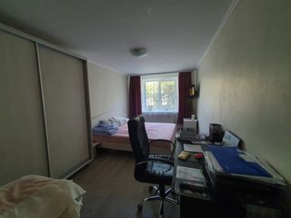 Apartament la sol cu 2 odăi, str. Tighina, reparat, mobilat ! foto 5