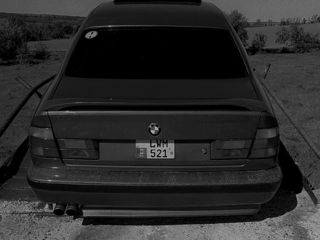 BMW 5 Series foto 2