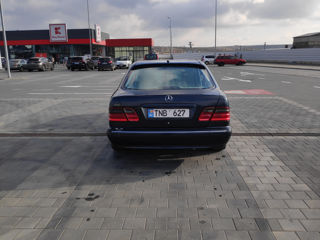 Mercedes E-Class foto 4