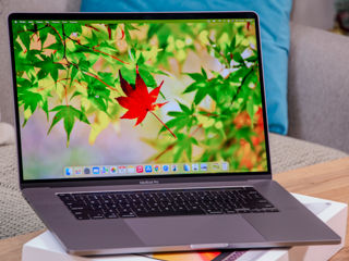 Macbook Pro 16 2020/ Core I7 9750H/ 16Gb Ram/ Radeon Pro 5300M/ 1Tb SSD/ 16" Retina/ 174Cycles!! foto 2