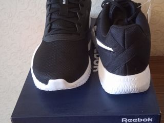 Новые кроссовки reebok 800 лей. foto 4