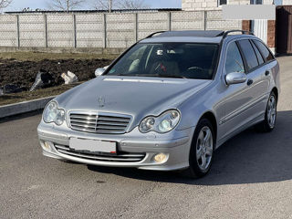 Mercedes C Class foto 9