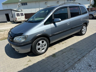 Opel Zafira foto 2