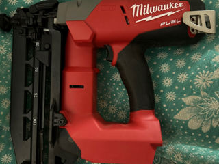 Milwaukee 2740-20 M18 FUEL 18 Gauge Brad Nailer foto 1