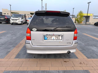 Mitsubishi Space Wagon foto 5