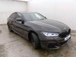 BMW 5 Series foto 4