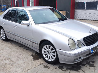 Mercedes E-Class foto 8