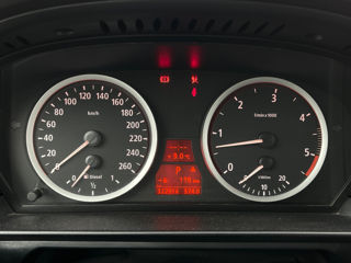 BMW 5 Series foto 12