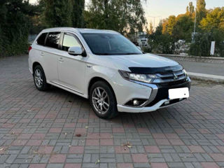 Mitsubishi Outlander foto 3