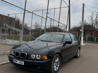 BMW 5 Series foto 2