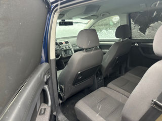 Volkswagen Touran foto 5