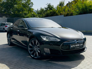 Tesla Model S foto 2