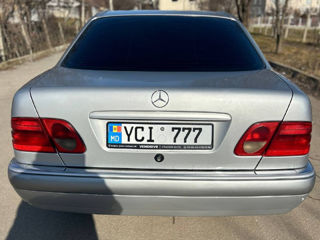 Mercedes E-Class foto 4