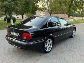 BMW 5 Series foto 4