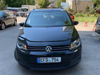 Volkswagen Touran foto 2