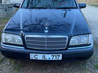 Mercedes C-Class foto 7