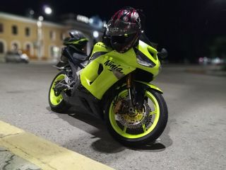 Kawasaki ZX6R foto 3