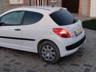 Peugeot 207 foto 6