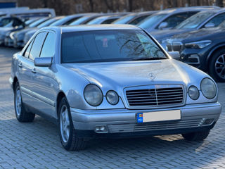 Mercedes E-Class foto 4