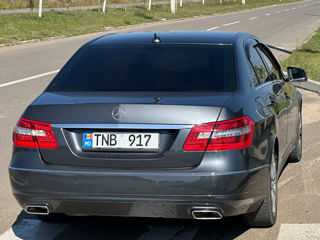 Mercedes E-Class foto 1