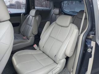 KIA Carnival foto 10