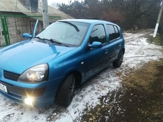 Renault Clio foto 8