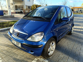 Mercedes A-Class foto 1