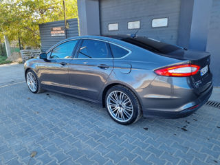 Ford Fusion foto 10