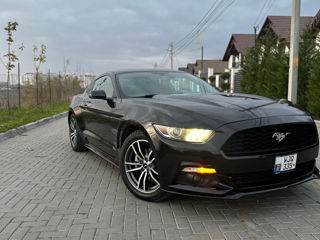 Ford Mustang foto 3