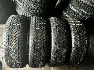 Зимние шины 215/60R16 Goodyear