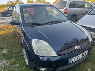 Ford Fiesta foto 4