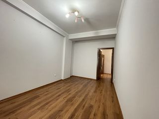 Apartament de vânzare, Chișinău, sec. Botanica, Bloc Nou, 2 camere, 74mp, et. 1 foto 1