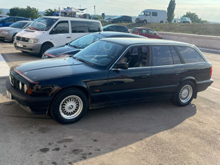 BMW 5 Series foto 1