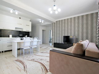 Apartament exclusiv, 2odăi, 80 m2, et.3/4, curte privată, design individual, Botanica! foto 2