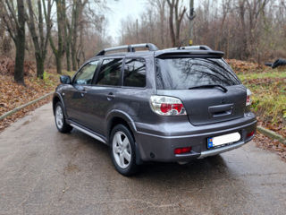 Mitsubishi Outlander foto 2