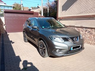 Nissan X-Trail foto 2