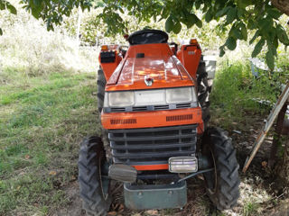 Tractor Kubota L-1, 235 foto 8