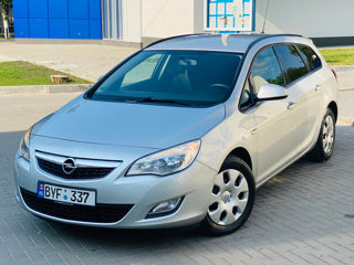 Opel Astra foto 1